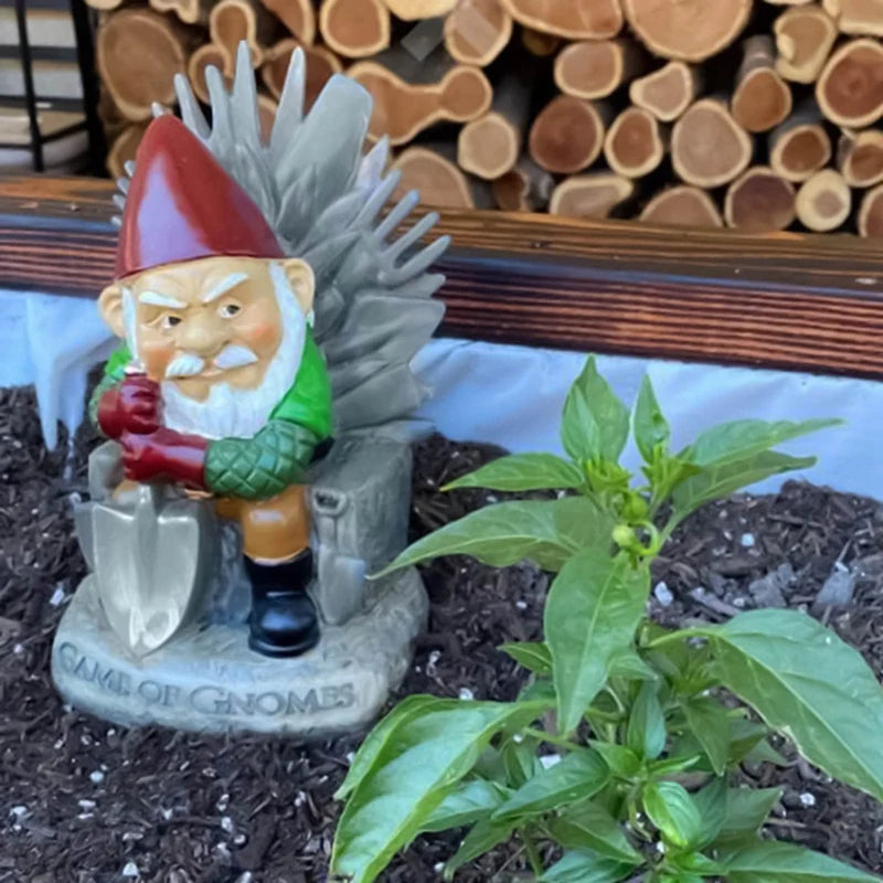 Puutarhatonttu "Game Of Gnomes"